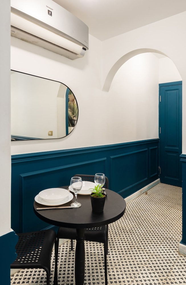 The Neat Nostalgic 2bdr Apt. @ Cairo's Downtown