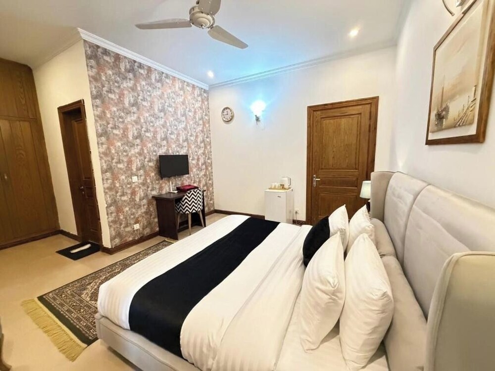 Rhodium Hotel ONE