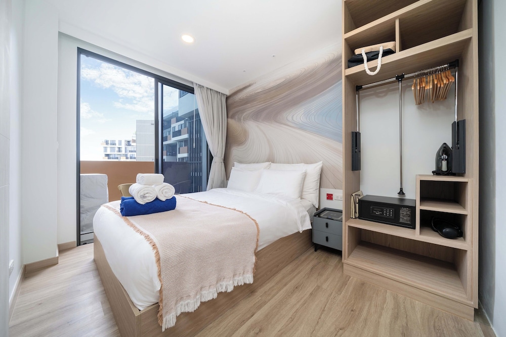 Laguna Skypark 1BR Apartament B2405 view 3