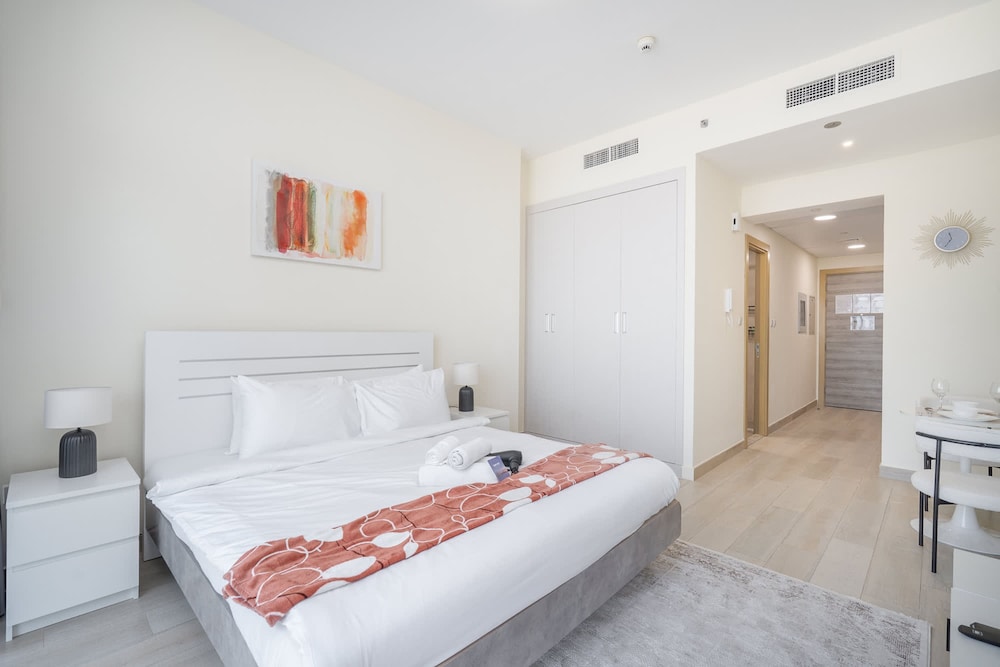 An Extraordinary Studio in Jumeirah Village Circle