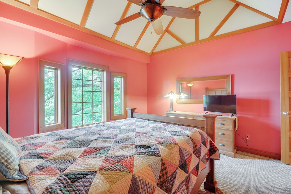 Luxe Family Home on Orange Lake w/ Private Dock!