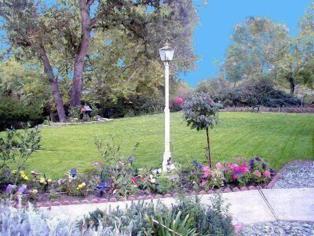 Robins Nest Bed & Breakfast
