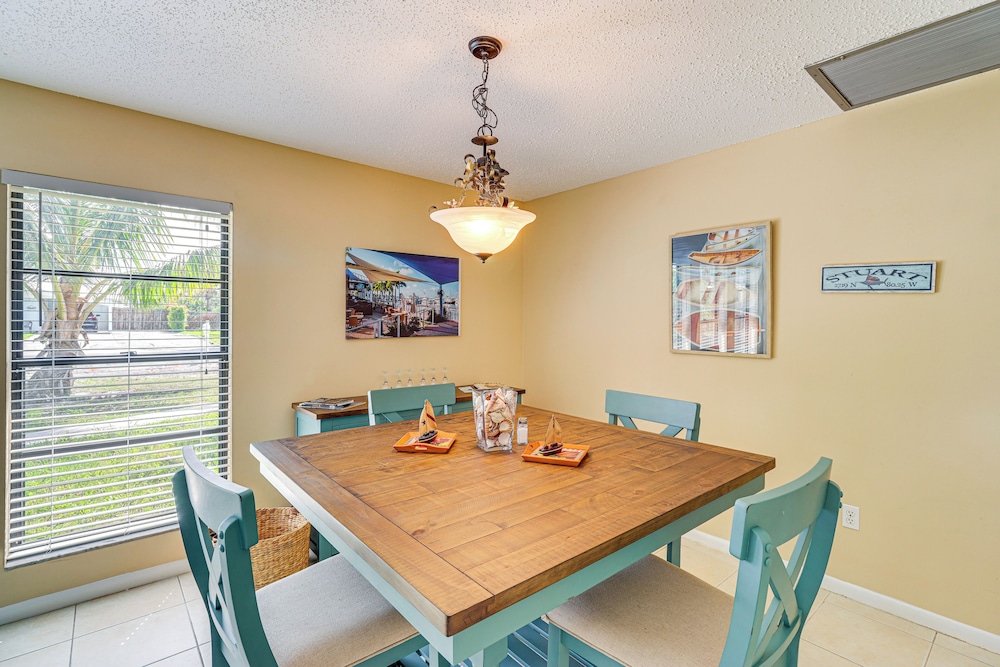 1 Mi to Dtwn Stuart: Bright Home w/ Pool & Spa!
