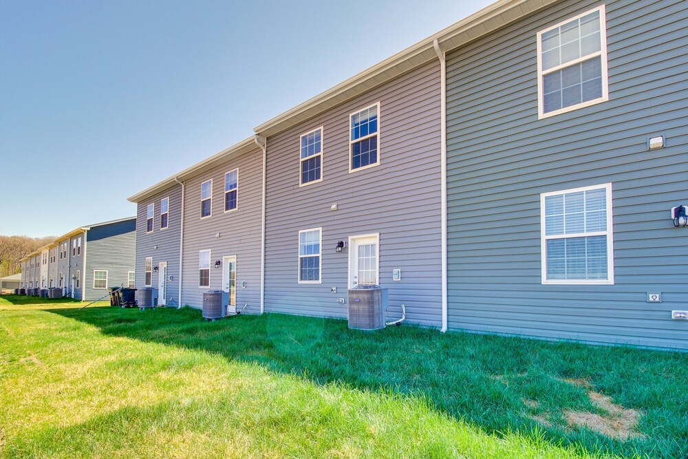 Charming Townhome < 1 Mi to Zoo & Luray Caverns! view 2