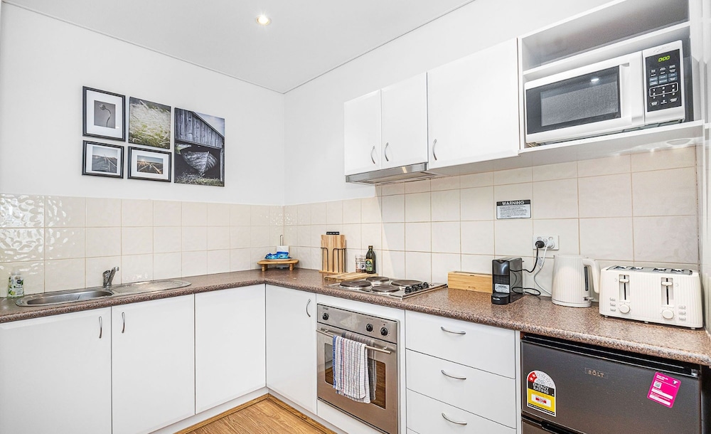 Newly Renovated 1bdr in the CBD