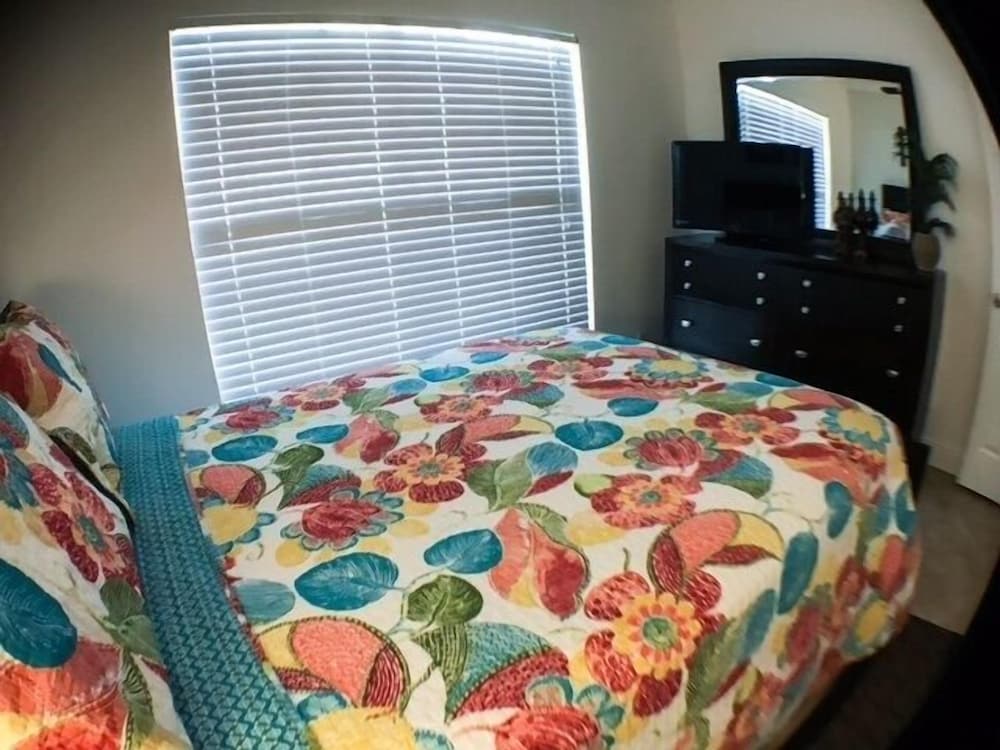 South Facing Pool - Bright Sunny ! 3 Bedroom Home by RedAwning view 5