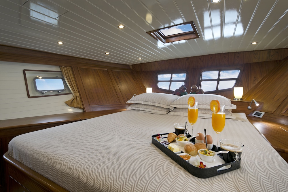 Hotel Domicil Yacht Hotel - Image 1