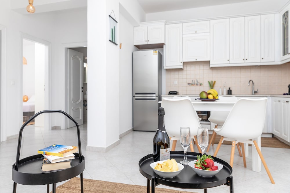 Manouk s - Two Bedroom Apartment