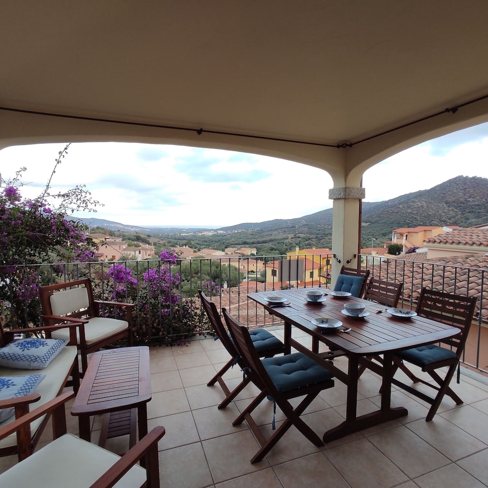 Casa Irene With Balcony In Budoni