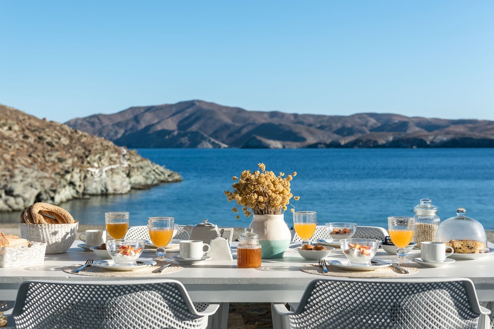 Eneos Kythnos Beach Villas
