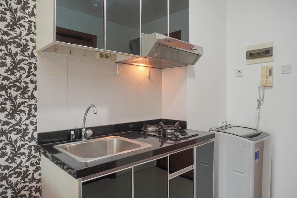 Nice And Comfort 1Br Apartment At Woodland Park Residence