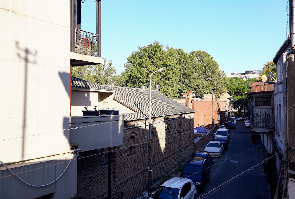 1 Bedroom Apartment near Sulfur Baths view 5