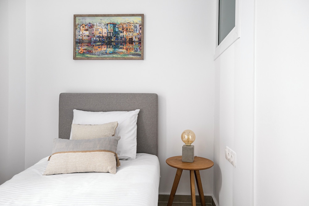 Anatoli - Athenian 2-BR Apartment in Athens