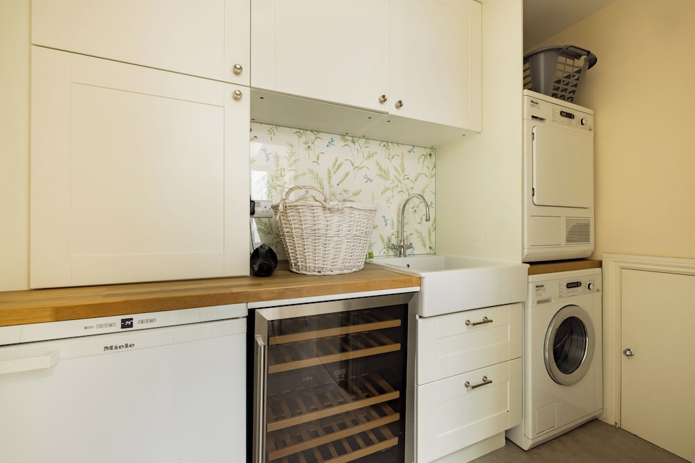 The Chelsea Abode - 4bdr Home With Terrace