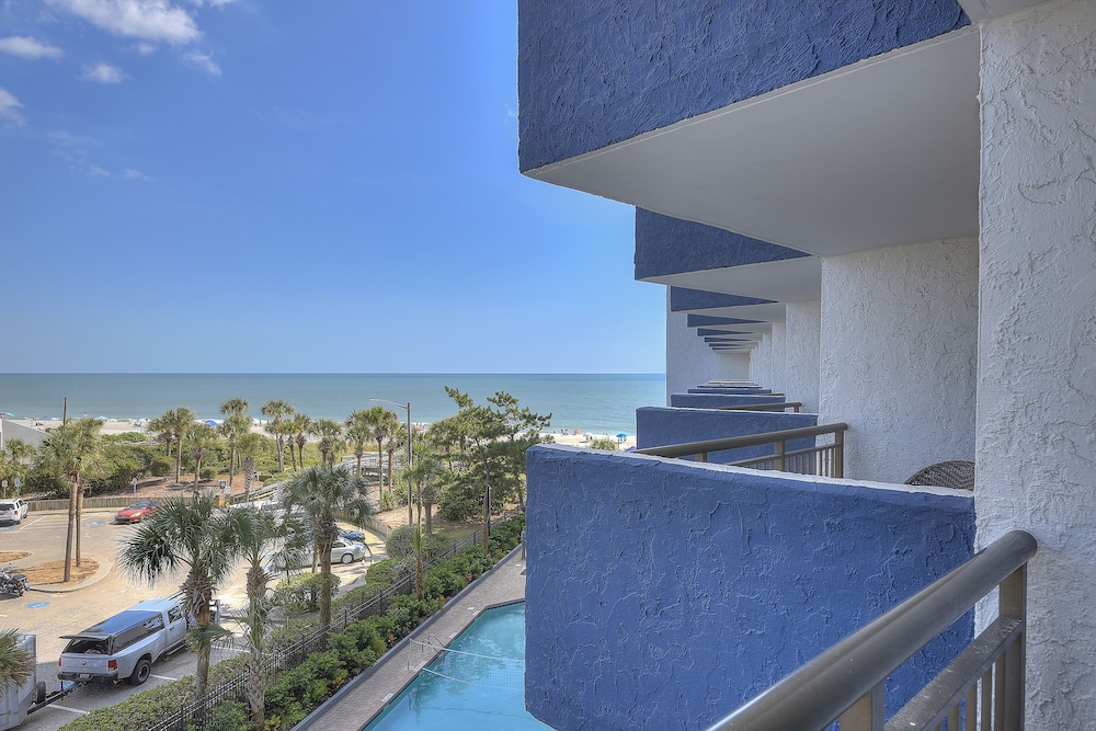 Bluewater Resort by Elliott Beach Rentals