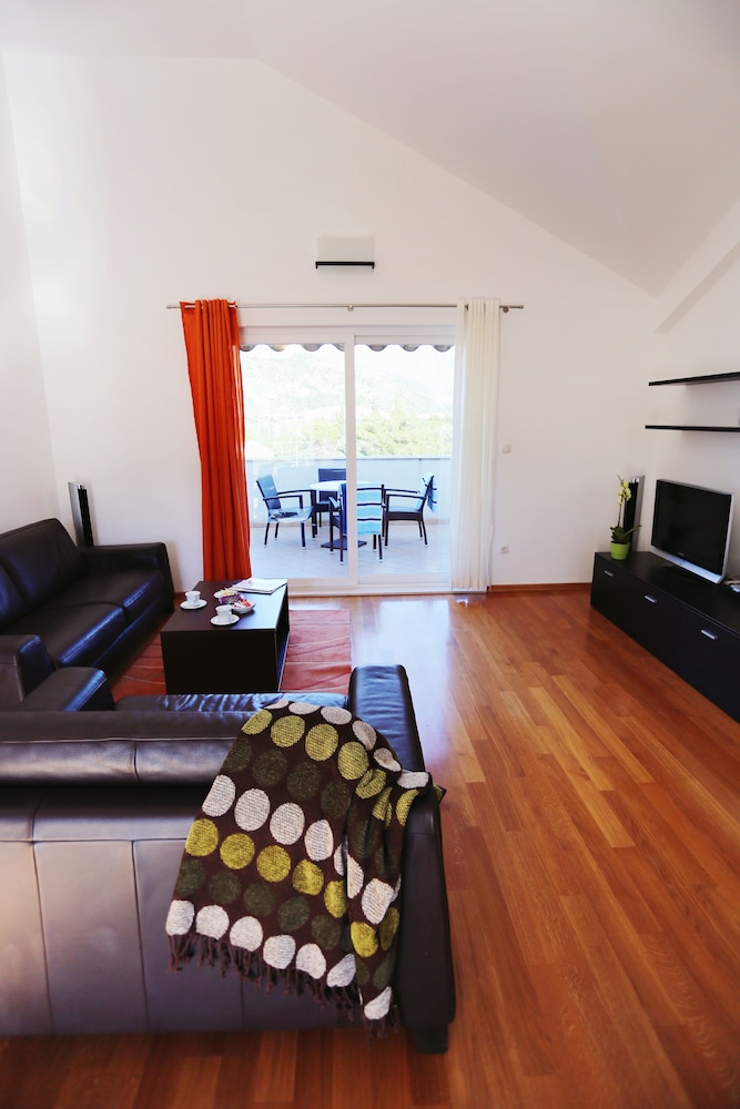Pervanovo Apartments