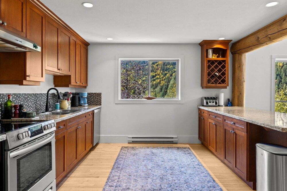 West Pine Lodge 3 Bedroom Home