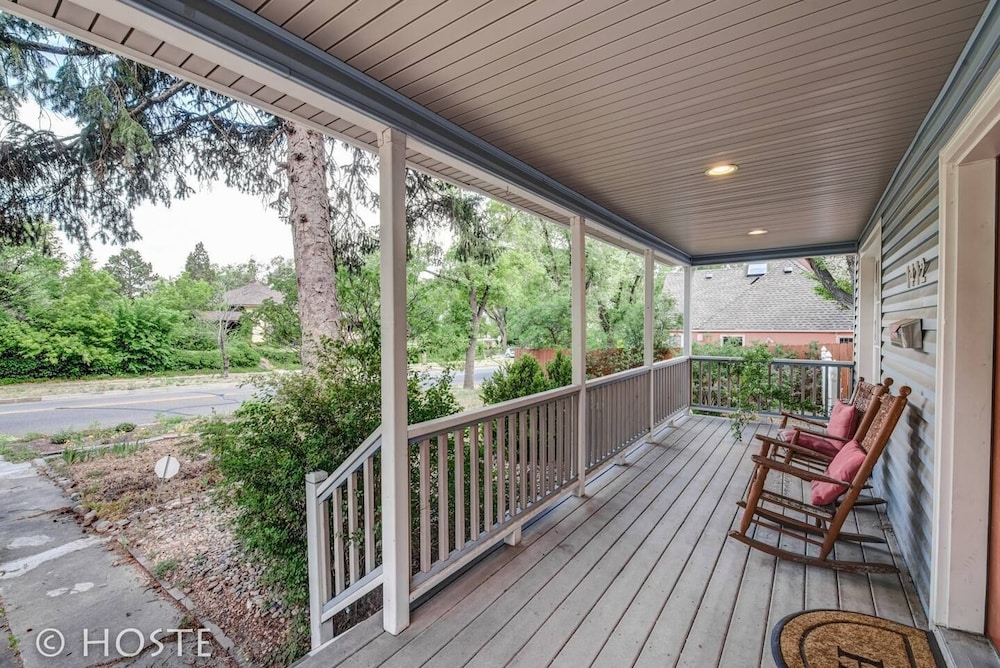 3BR Classic Home Quiet Neighborhooddog Friendly view 4