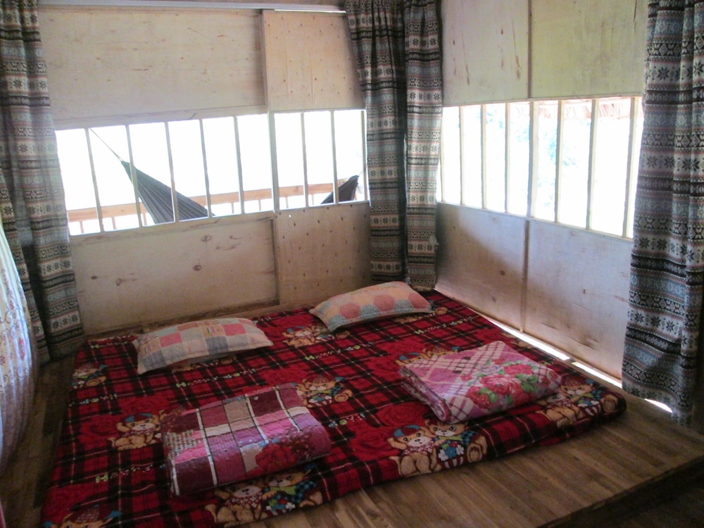 Dong Que Homestay-Tours-Motorbike, Car rental, Hiking
