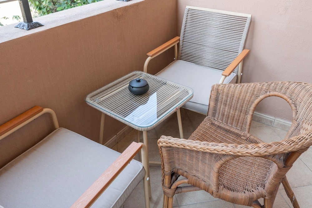 Cozy 1-bedroom Apartment for 5 in Motor City