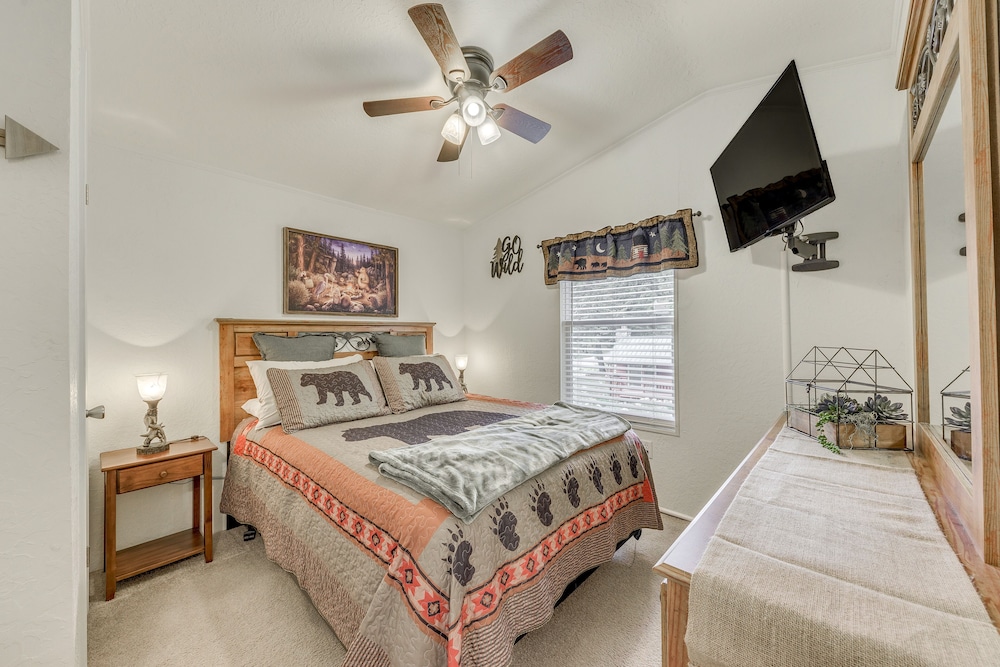 Alamogordo Vacations - Peaceful Cloudcroft Vacation Rental: Walk to Shops - Property Image 4