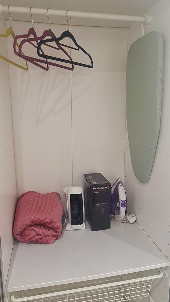 Maple House - Inviting 1-bed Apartment in London