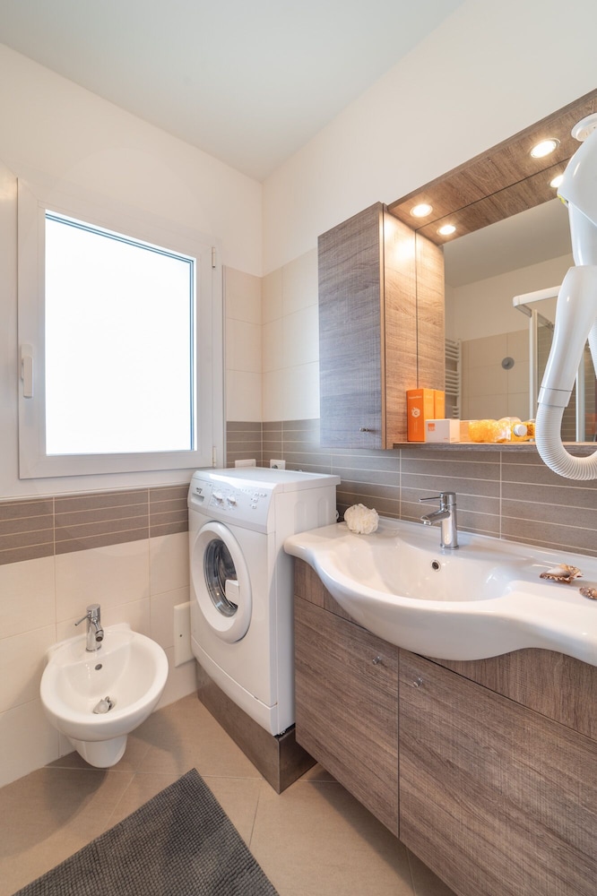Elegant Residenza Monica Two Bedroom C6 Sleeps 6 photo 5