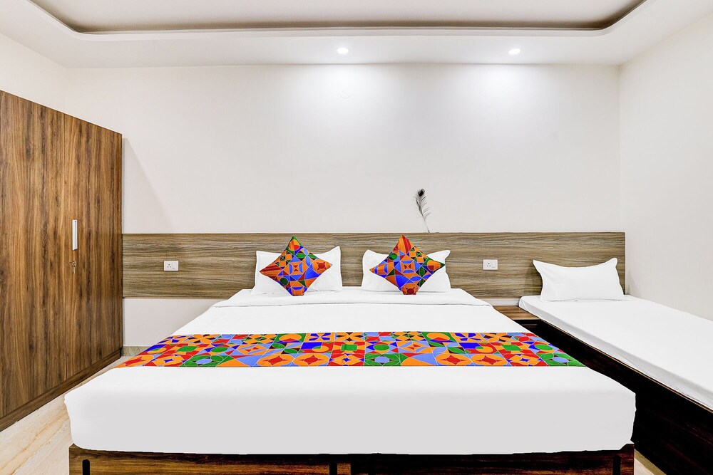 Fabhotel Expo Centre Inn