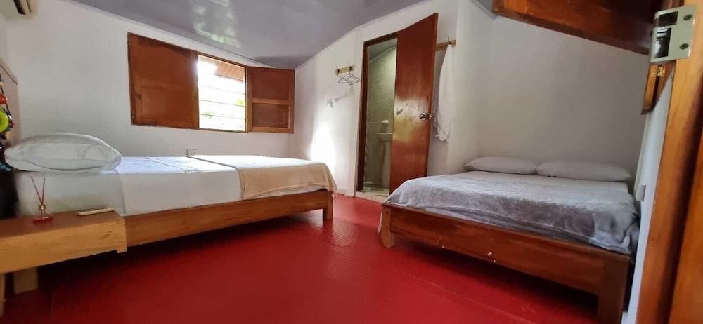 LAS CASCADAS HOSTEL TAYRONA