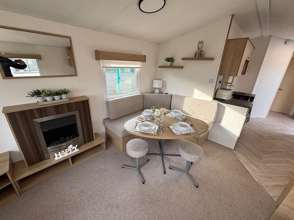 Eyemouth - Caravan - Sleeps 4 - Pet Friendly