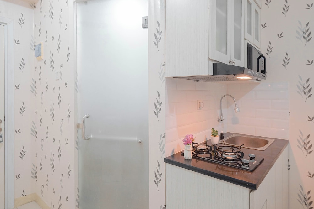 Soft And Strategic Studio At Green Pramuka City Apartment