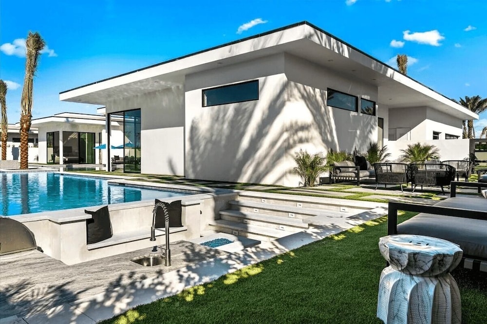 Sleeps 28 2 Luxe Villas w/ Pickleball Court Bravo Villas Dorada by Avantstay