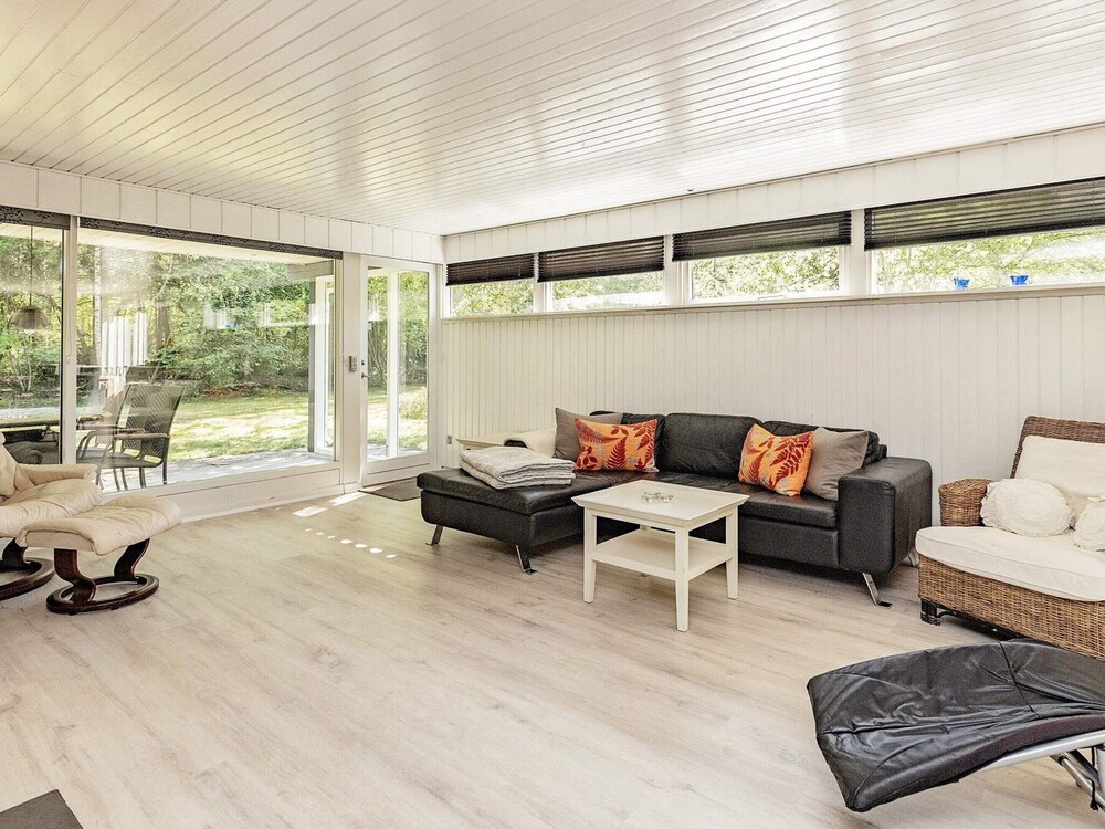 6 Person Holiday Home in Hojslev
