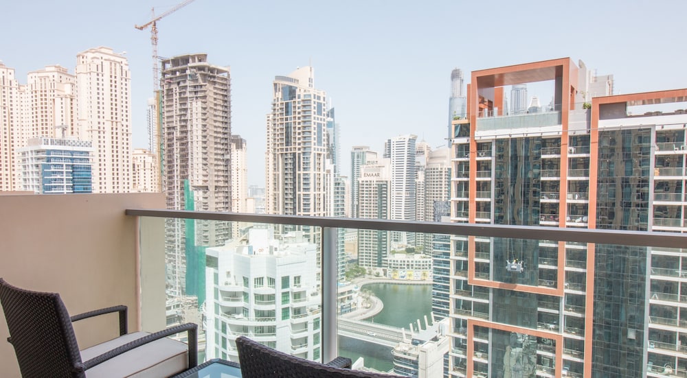 Dream Inn Apartments- Address Marina