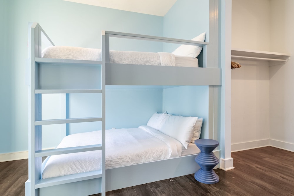 The Magnolia 5 by Avantstay Minutes to Downtown