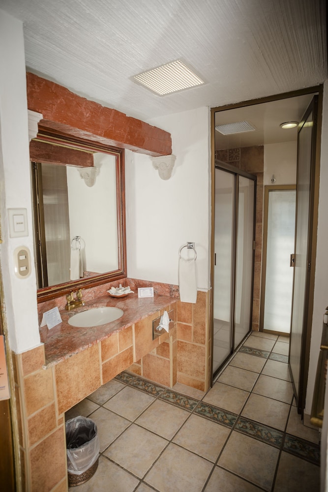 Howard Johnson Calle Real Morelia - Property Image 5