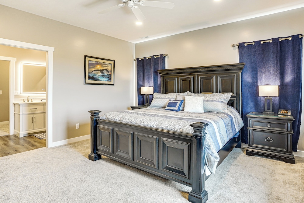 2 Mi to Lewis and Clark Lake: Spacious Getaway