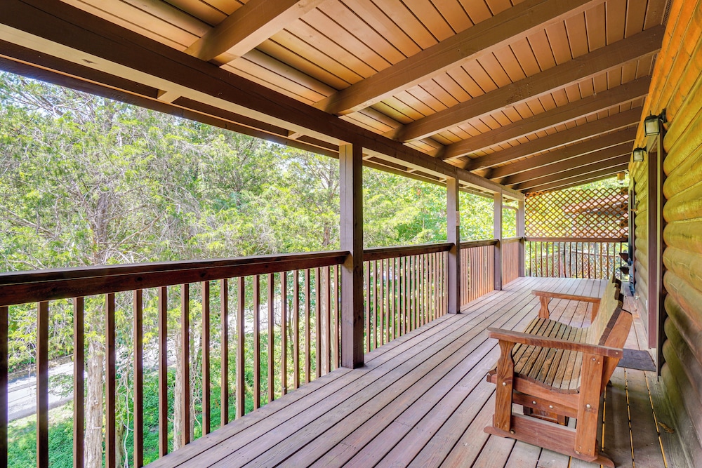 Private Hot Tub: Lake Resort Cabin in Sevierville!