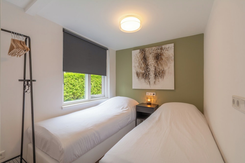 Duinland 50 Holiday Home for 4-people Near Beach