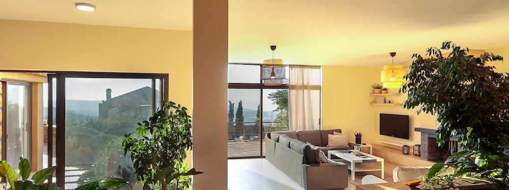 Villa Naya Branch 6  Saltus view 4