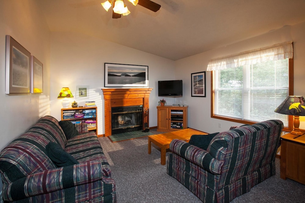 Goshorn Lake Cottages