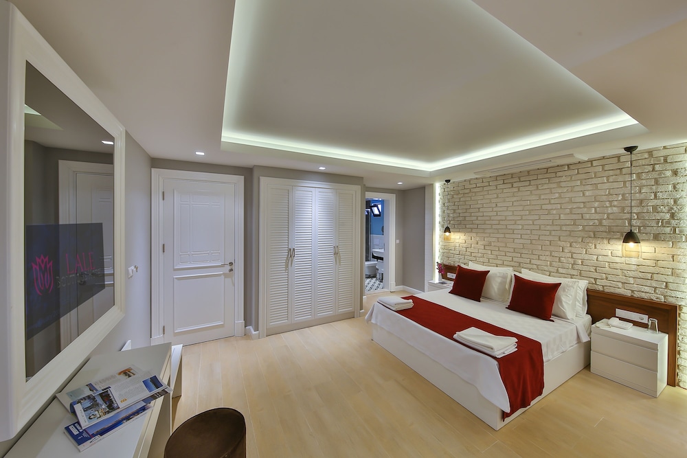 Lale Hotel - Image 21