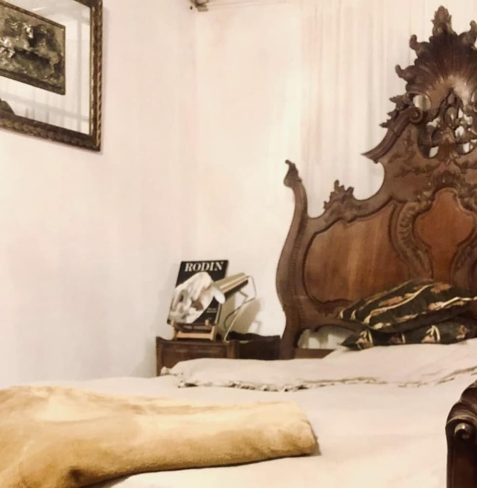 Cozy House Sleeps 2 With Pet Friendly Option