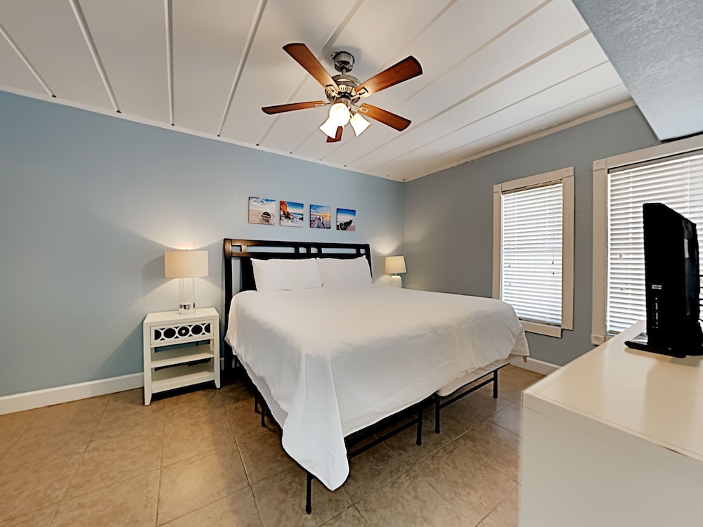 Coconut Beach House by SVR