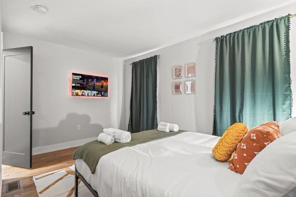 Stylish 3-Bedroom Home in Philly - Property Image 25