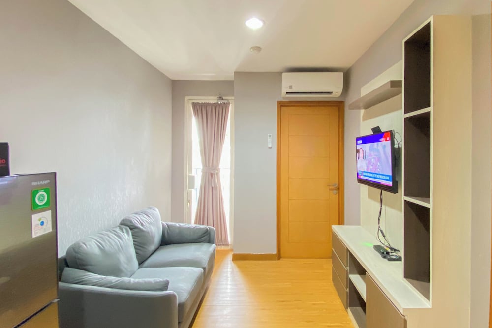Comfort Living 2Br At Cinere Bellevue Suites Apartment