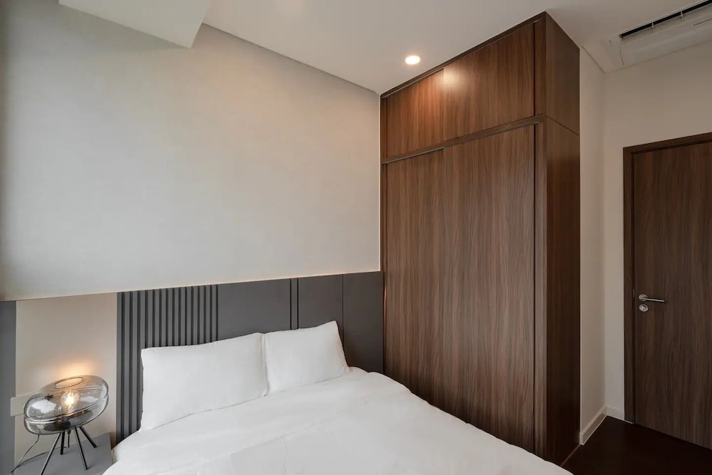 The Metropole - Horizon View Riverside