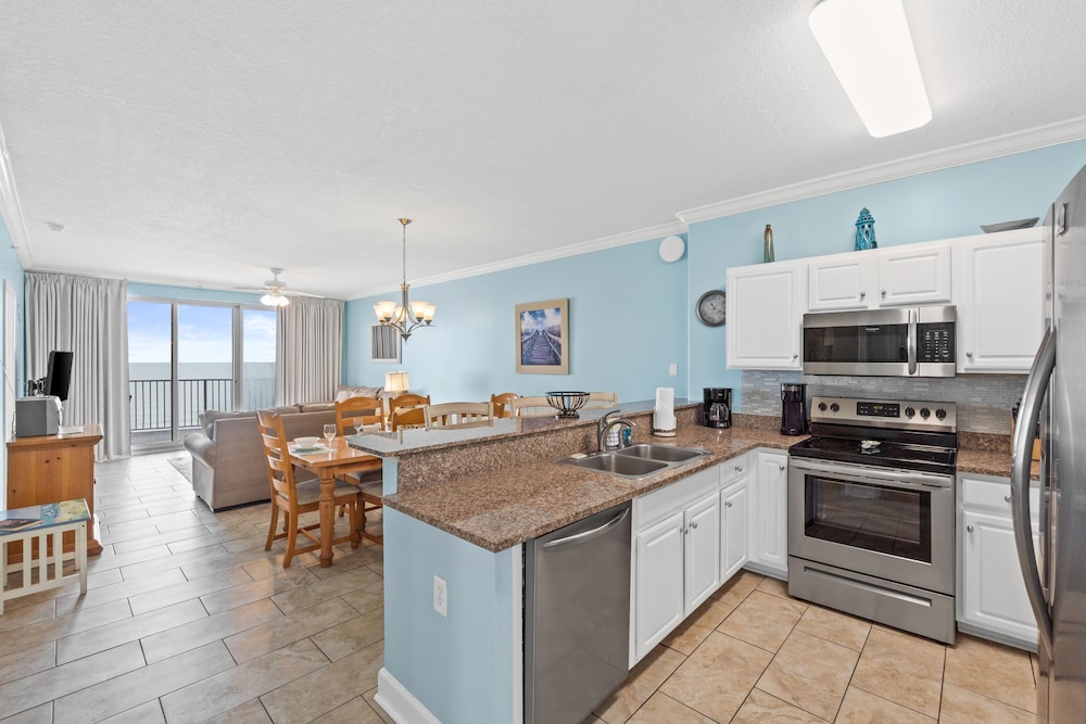 Twin Palms by Book That Condo