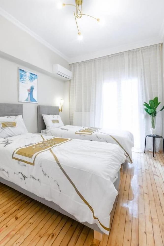 Luxury 4 by OTOTO
