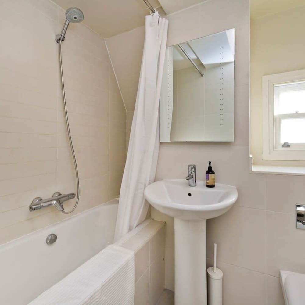 Sweet Marble Arch 2 Bedroom Mews House